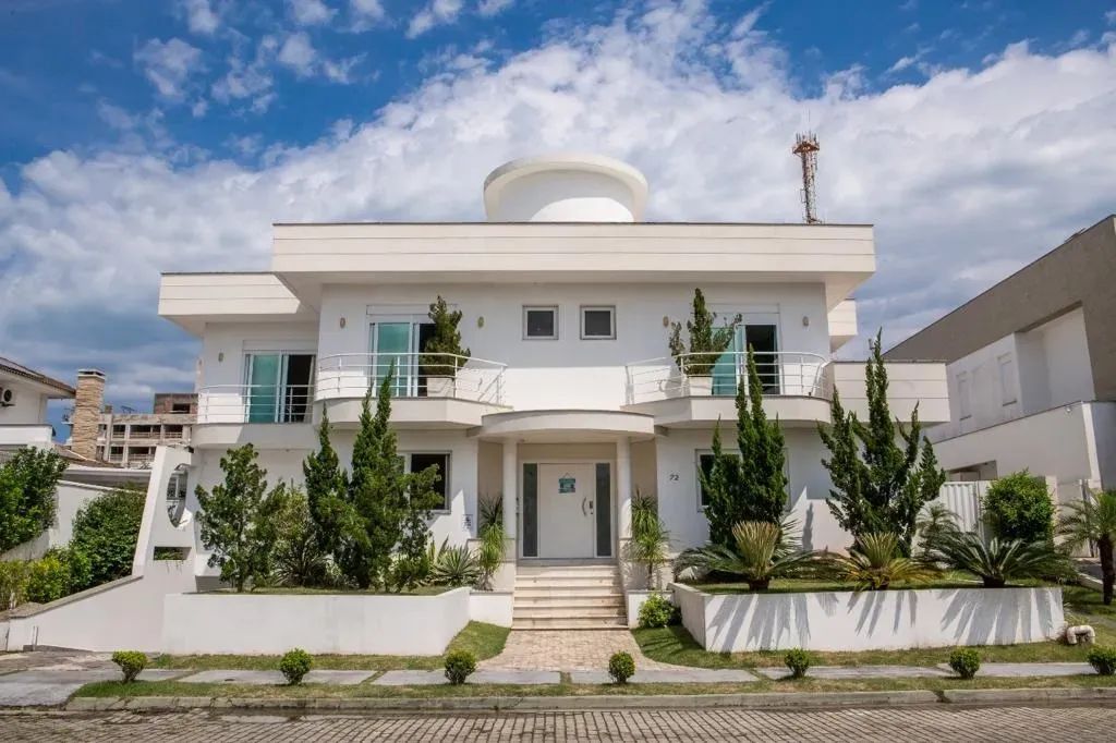 House with 7 bedrooms and 6 en-suites plus pool — photo 56
