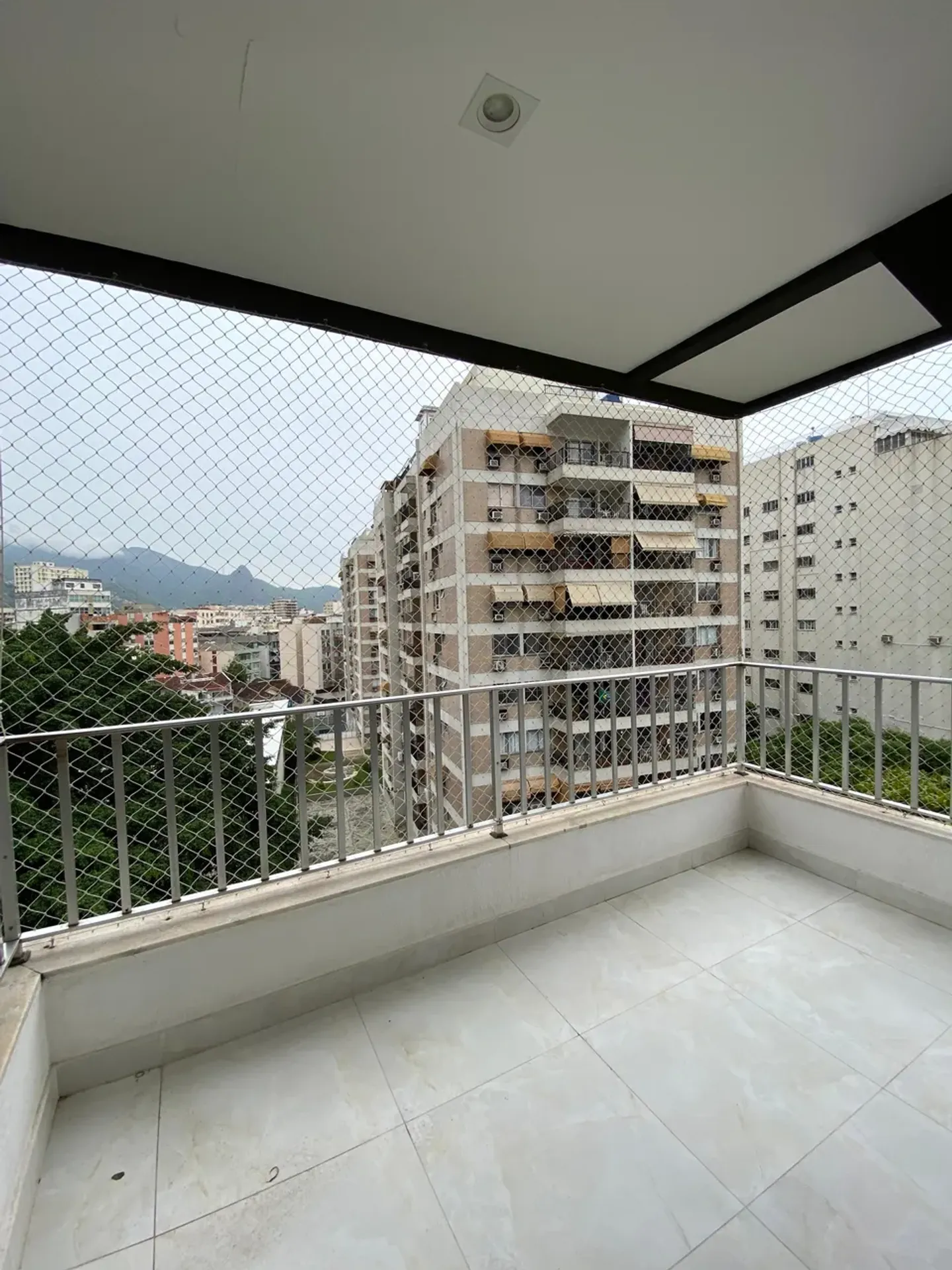 Пральна машина та 2 спальні: квартира 90 м² — photo 21