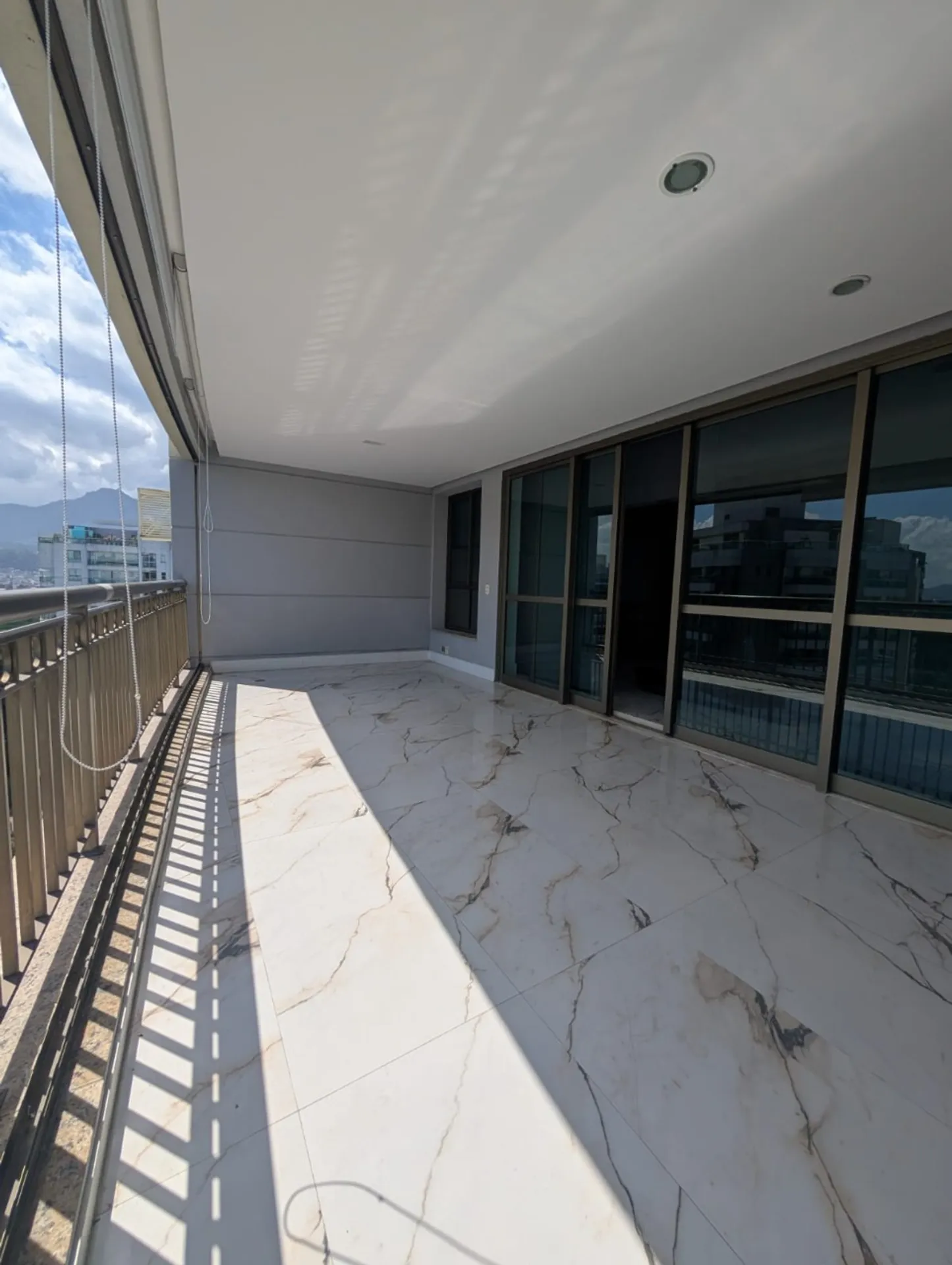 Apartment, 370 m², with a grill on the balcony — photo 6