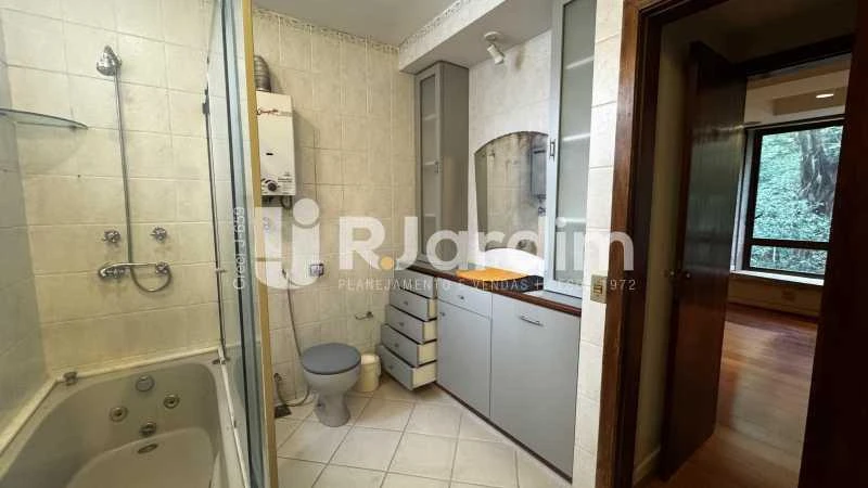 Apartamento de 240 m² com 3 quartos e vista marcante — photo 9