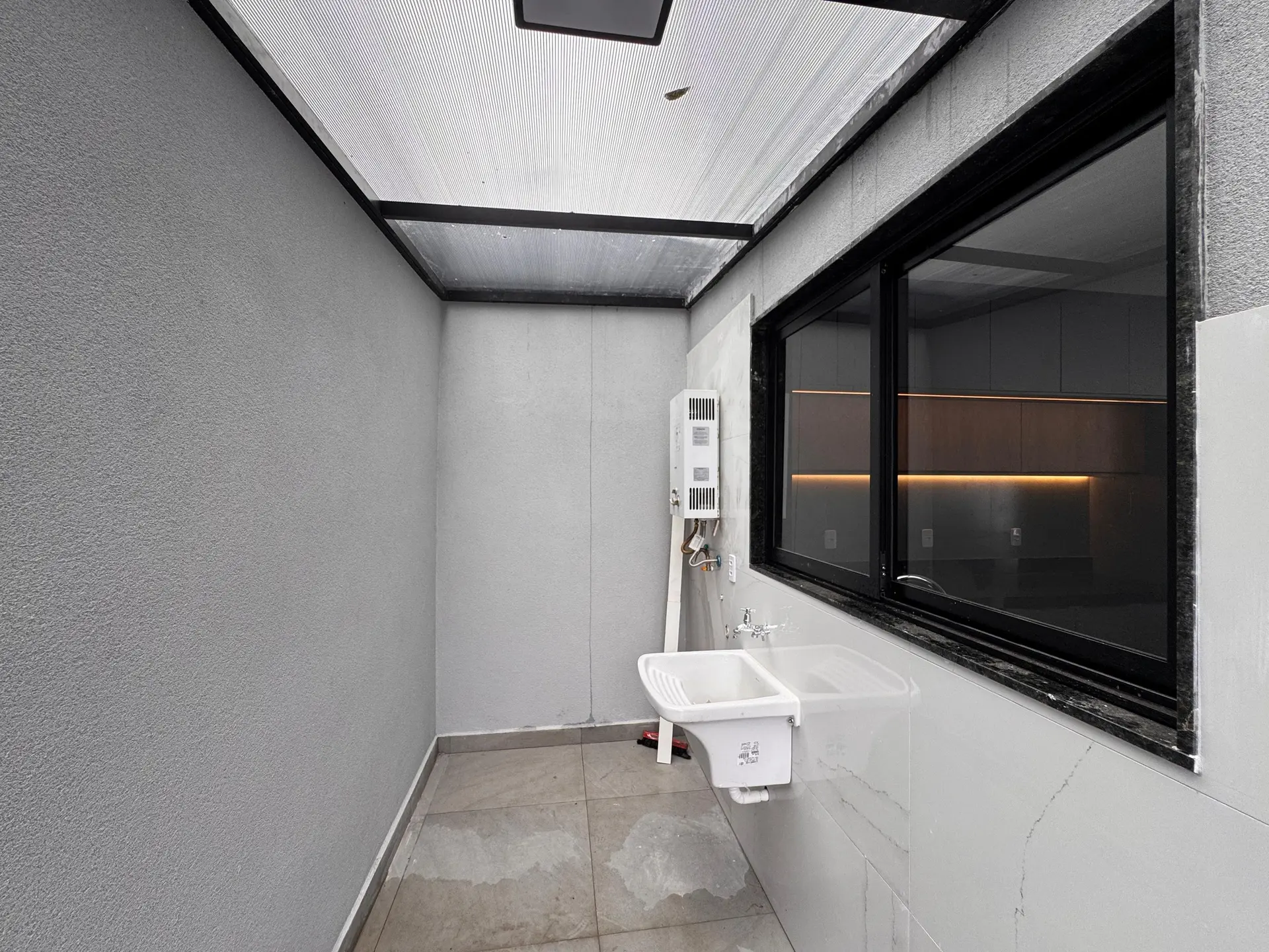 Condo house with 4 en-suite bedrooms and private yard — photo 42