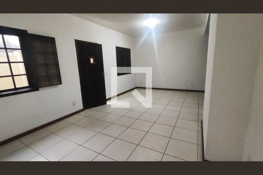 House with 3 bedrooms, 4 bathrooms and 360 m² — photo 45
