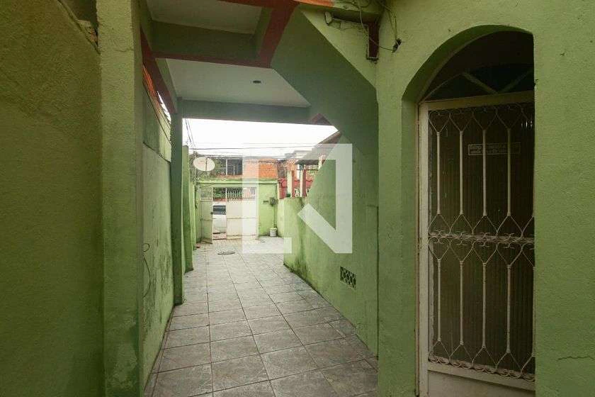2-bedroom house with a laundry area — photo 29