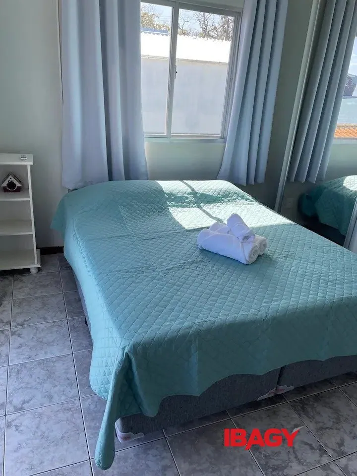 3-bedroom house with a water view in Florianópolis — photo 26