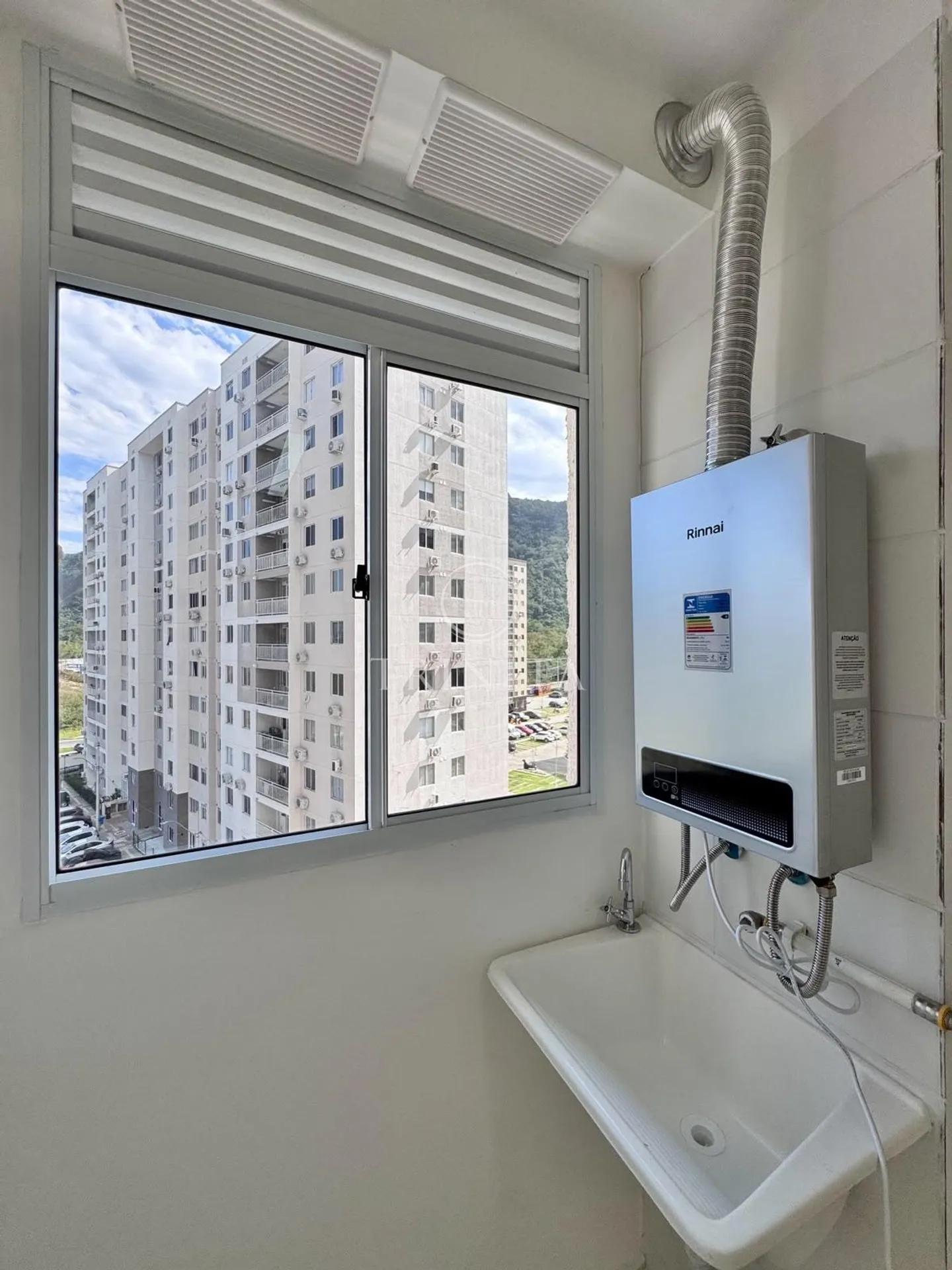 2-bedroom apartment with a mountain view in Rio de Janeiro — photo 44