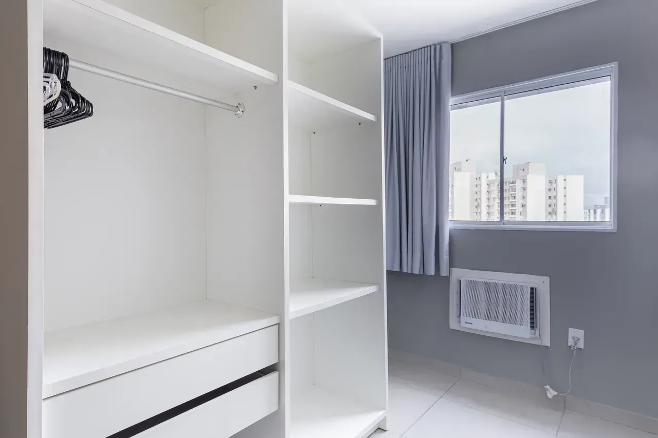 Apartamento de 1 dormitorio con baño en suite y cocina — photo 15