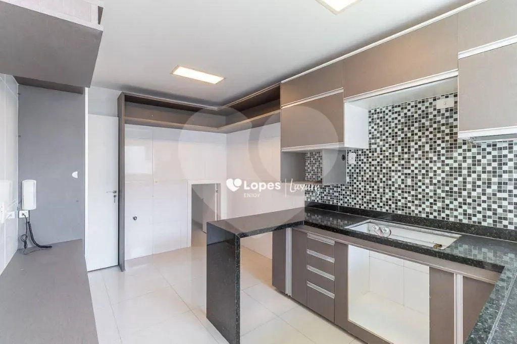 Unfurnished triplex house with 6 en-suite bedrooms and 820 m² — photo 55