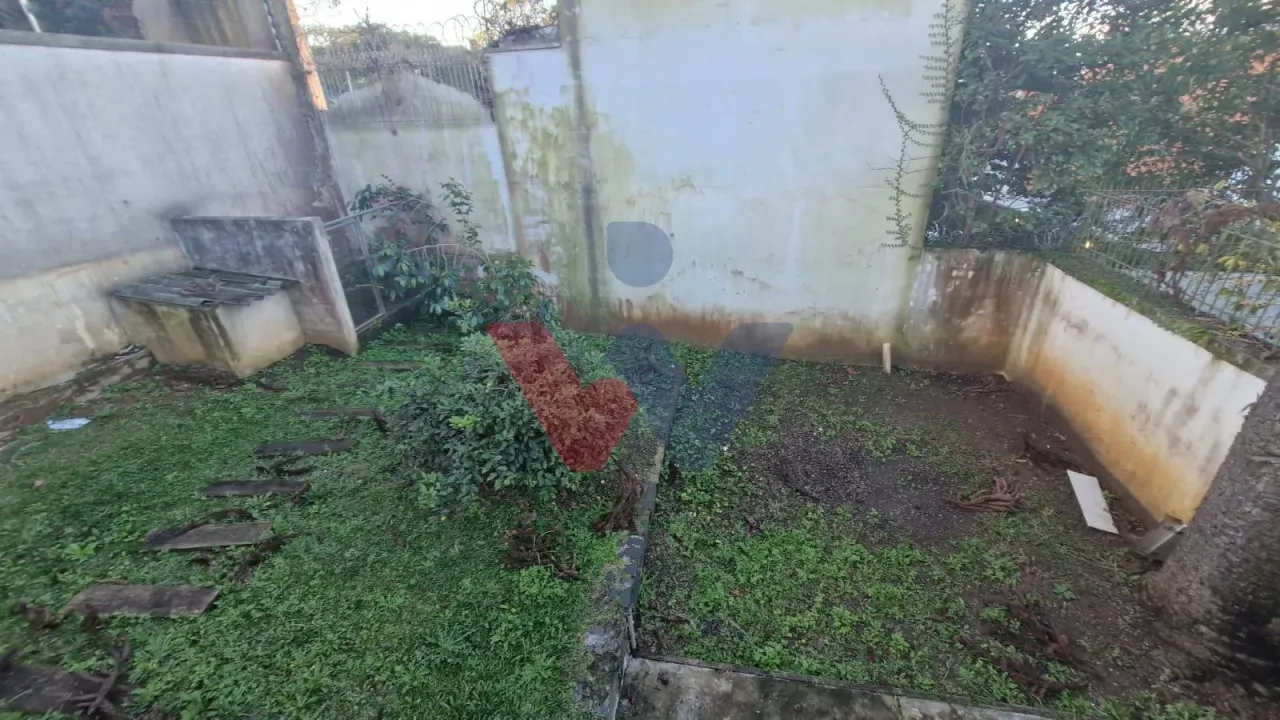 House with 2 bedrooms and 2 bathrooms plus 5 parking — photo 3