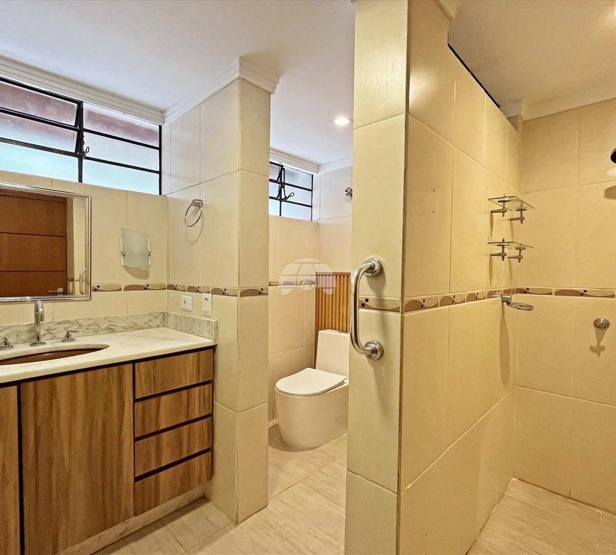 Washing machine in a 5-bedroom house, 280 m² — photo 22