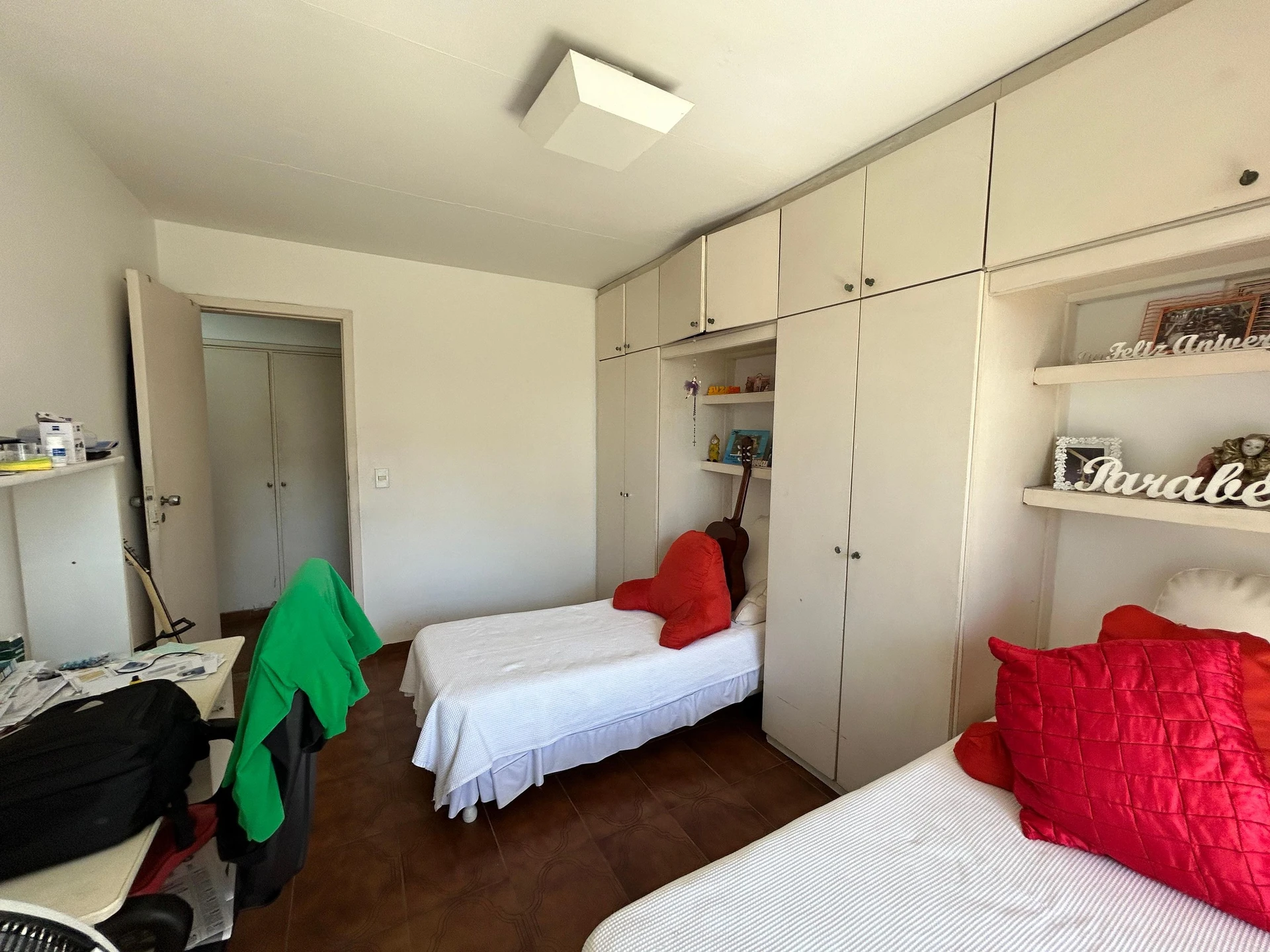 Furnished 4-bedroom rental apartment with 5 parking spaces — photo 17