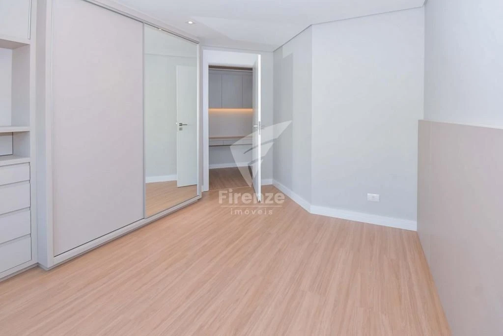 3-bedroom apartment with a home office in Curitiba — photo 11