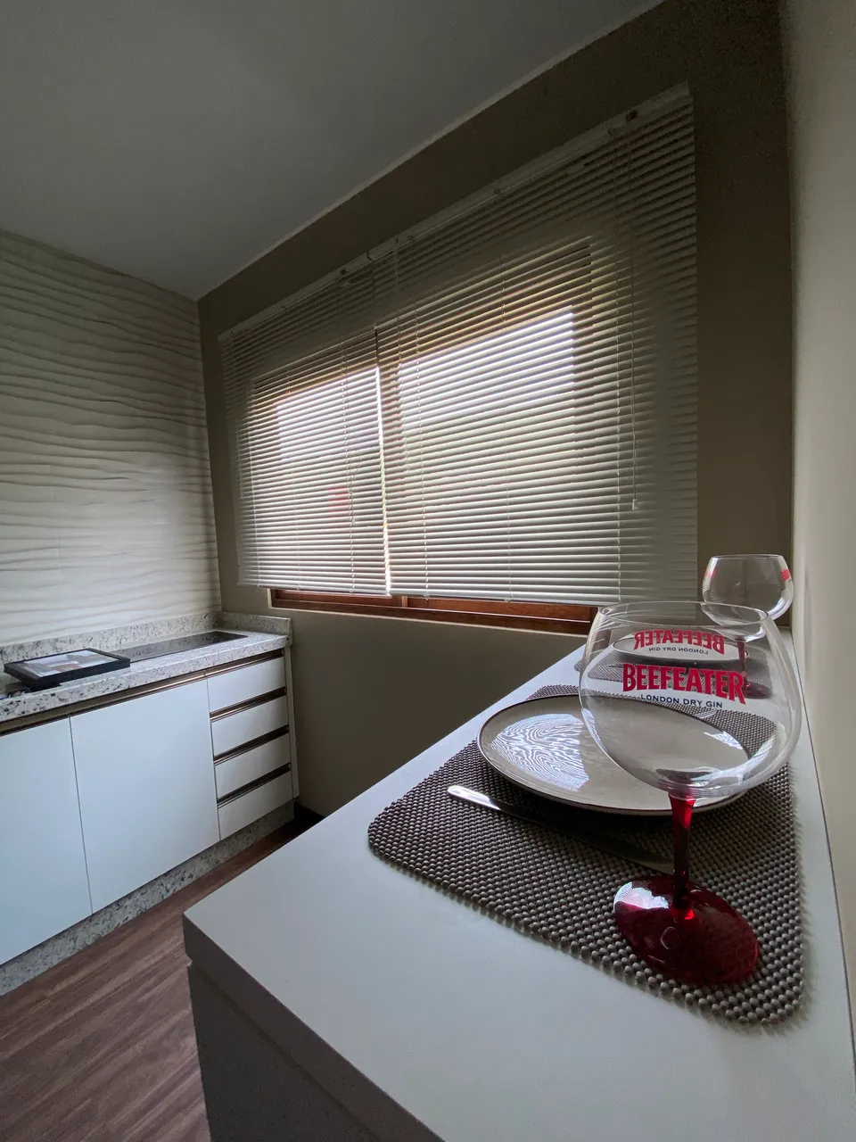 Furnished 1-bedroom apartment with a ready desk and parking — photo 7