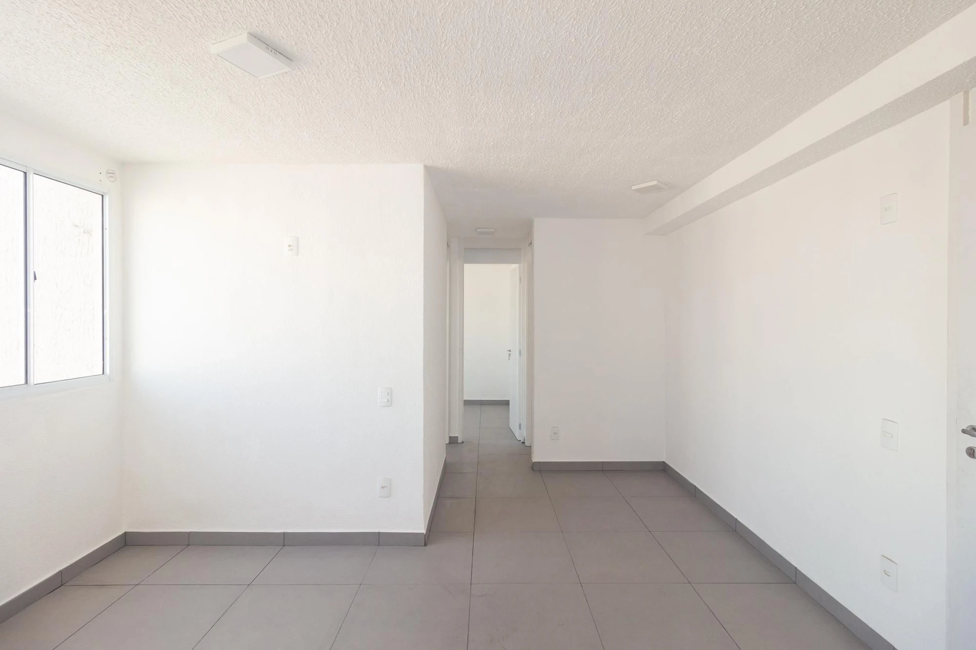 2-bedroom apartment with shared outdoor pool — photo 22