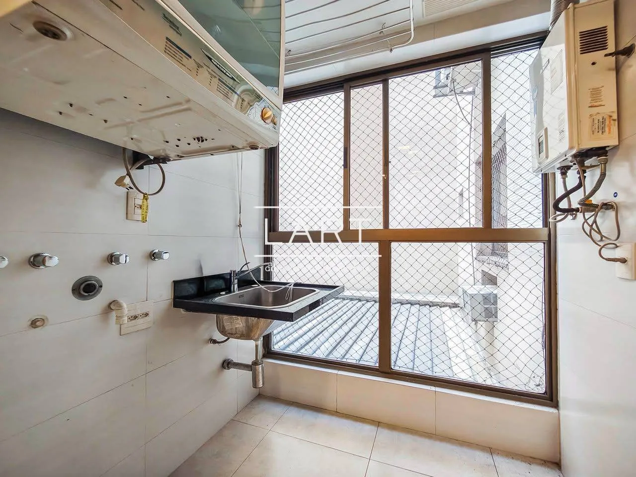 Home office in a 3-bedroom apartment, 191 m² — photo 25