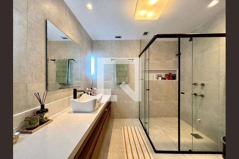 Renovated 2-bedroom apartment with city view, 85 m² — photo 9