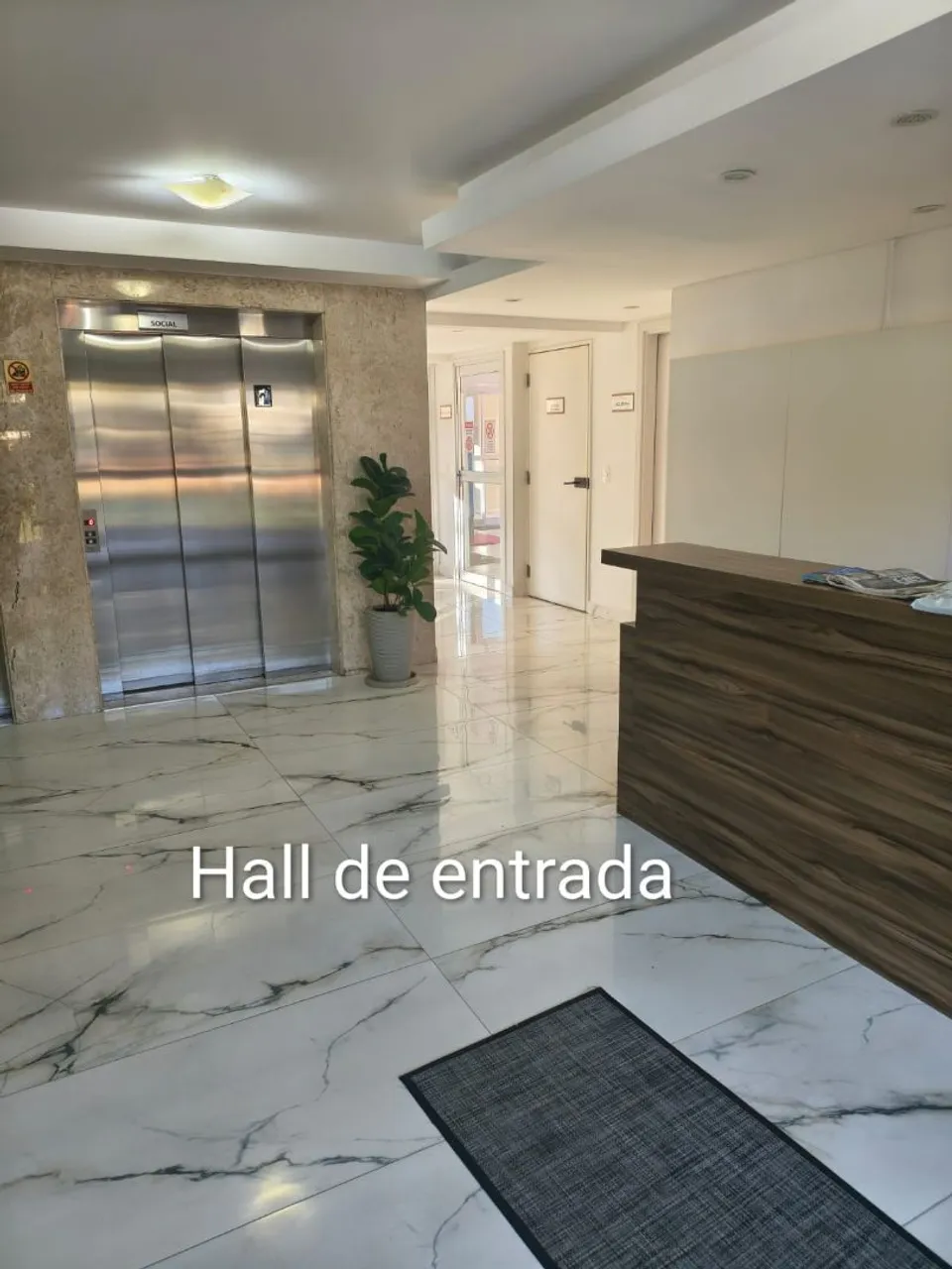 Balcony with a grill in a 2-bedroom apartment, 70 m² — photo 13