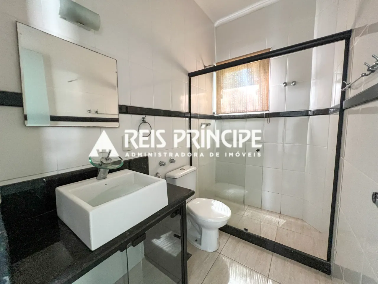 Casa duplex com 3 quartos e 5 banheiros e cozinha aberta — photo 4
