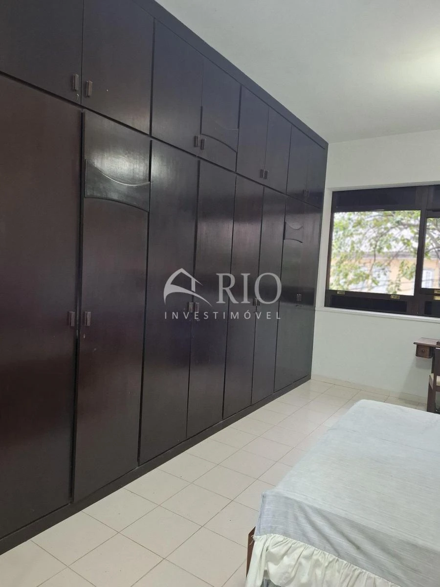 Unfurnished house with 4 bedrooms and 6 bathrooms, 945 m² — photo 33