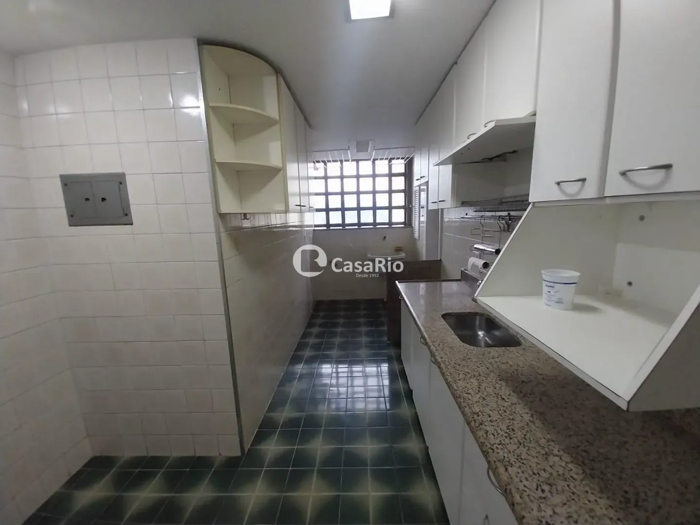 2-bedroom apartment with wood or laminate floors — photo 21