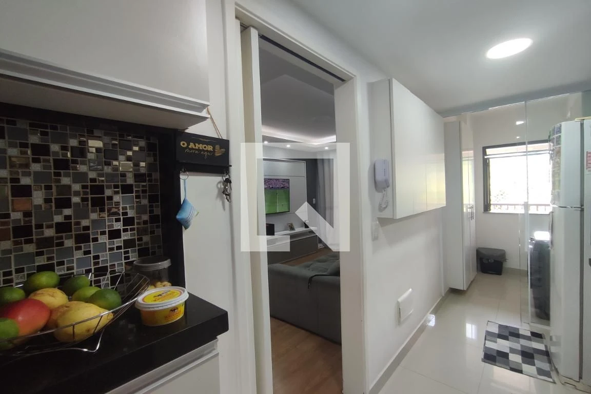 Apartamento de 89 m² com janelas do piso ao teto e closet — photo 22