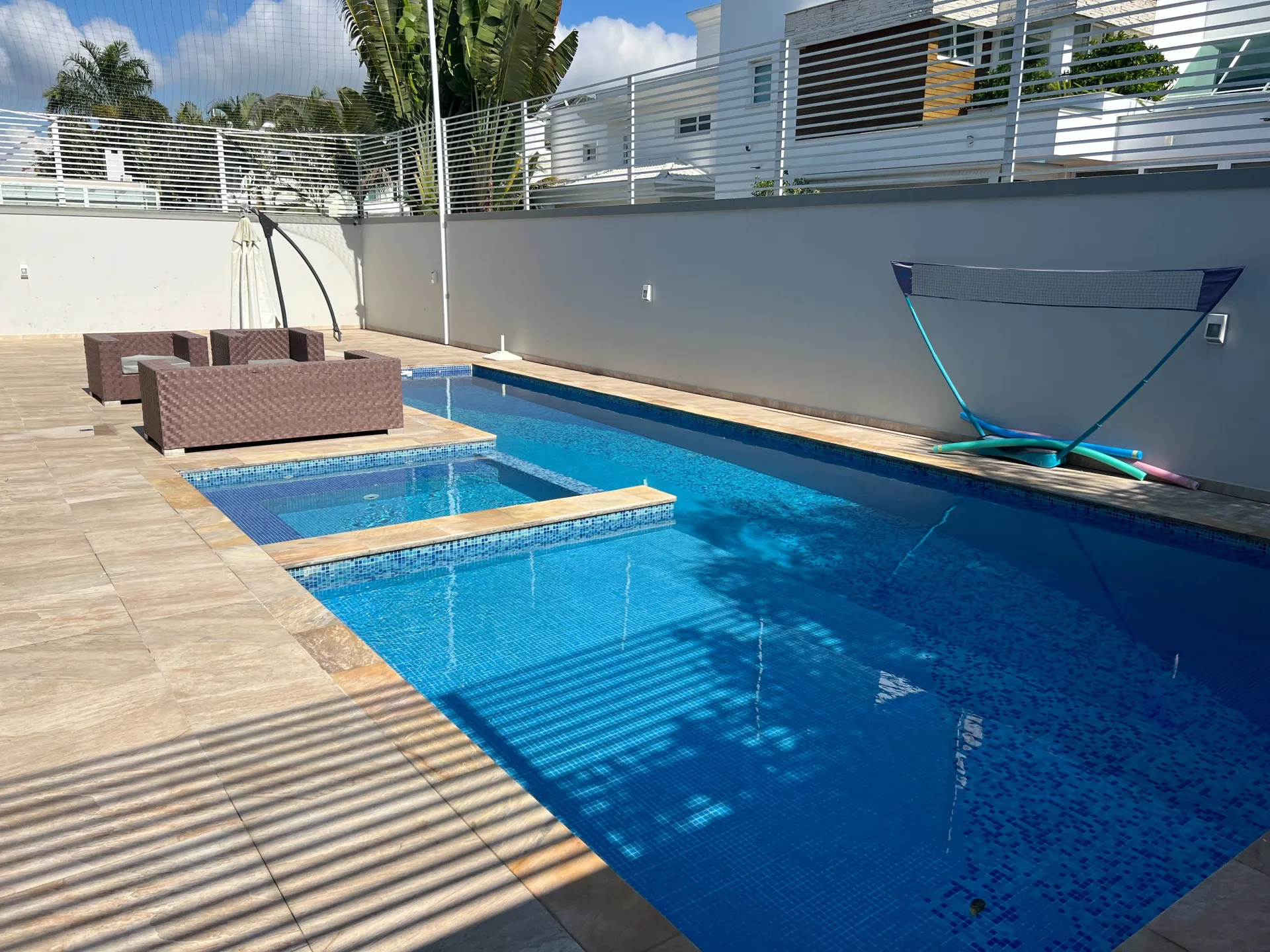 Furnished house with 6 en-suite bedrooms and private BBQ — photo 13