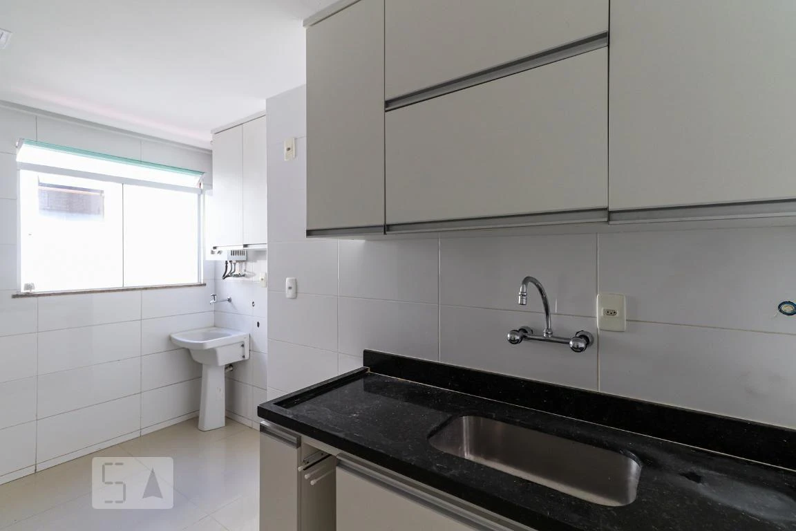 Rental apartment with 3 bedrooms and 1 en-suite bath — photo 9
