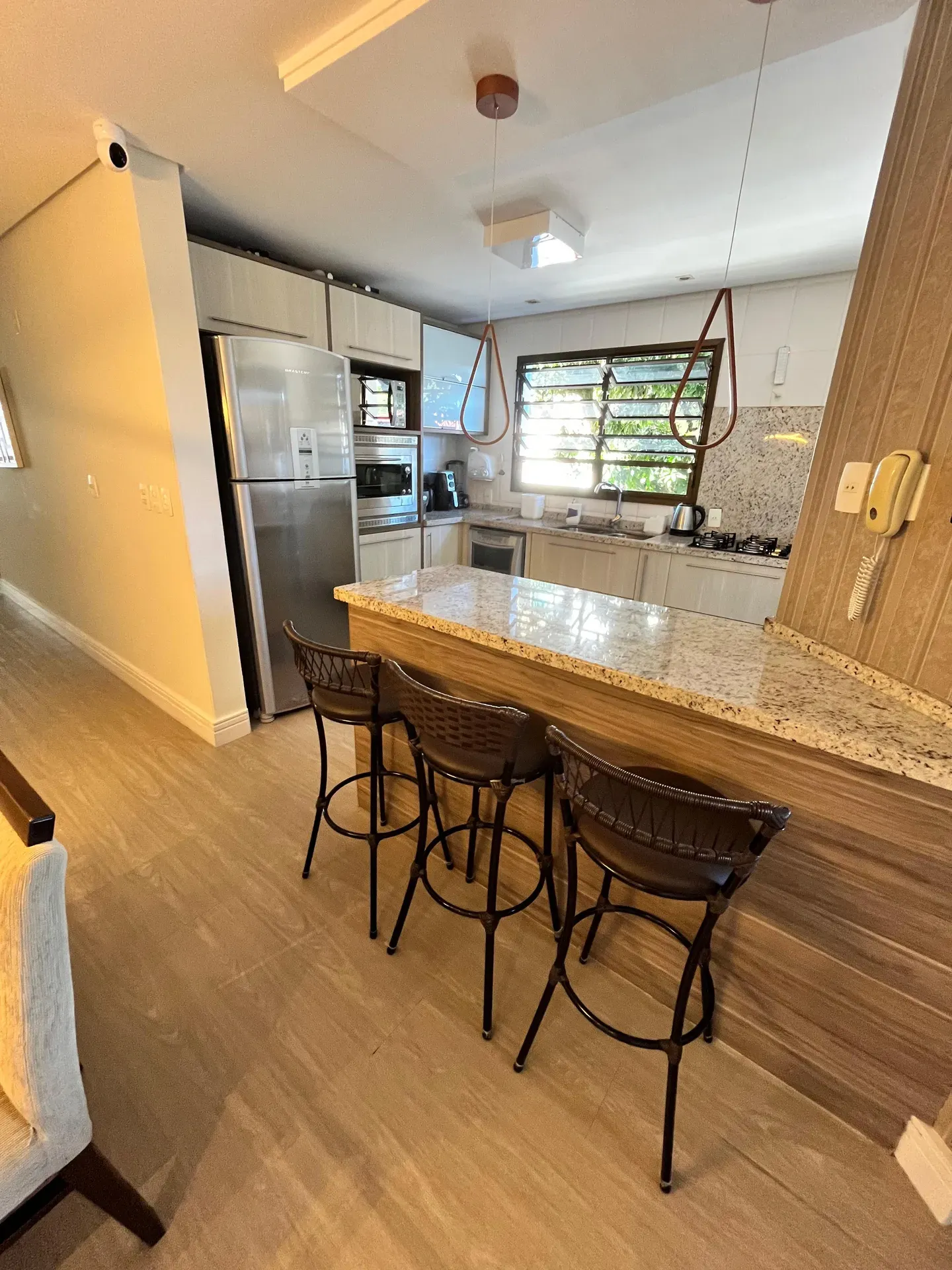 Furnished 3-bedroom apartment with 3 bathrooms — photo 24