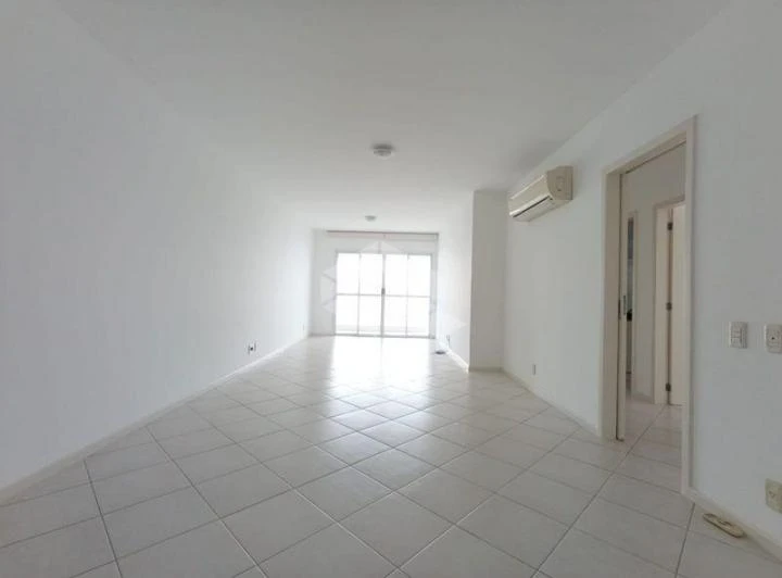 Квартира з 3 спальнями та балконом, 120 м² — photo 6