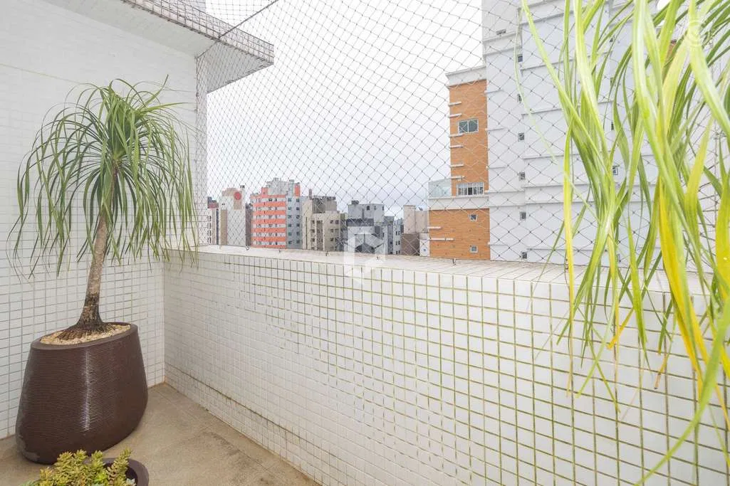 Застеклённый балкон и 2 спальни: квартира 163 м² — photo 27