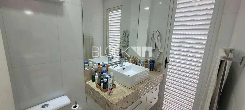 Furnished apartment with 3 bedrooms and 2 en-suites — photo 17