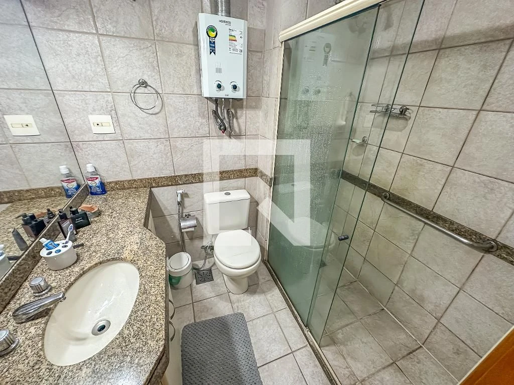 Furnished 2-bedroom apartment with built-in wardrobes — photo 40
