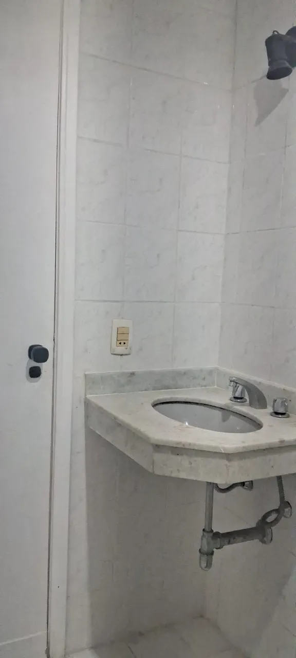 3-bedroom apartment with 3 bathrooms and balcony — photo 14