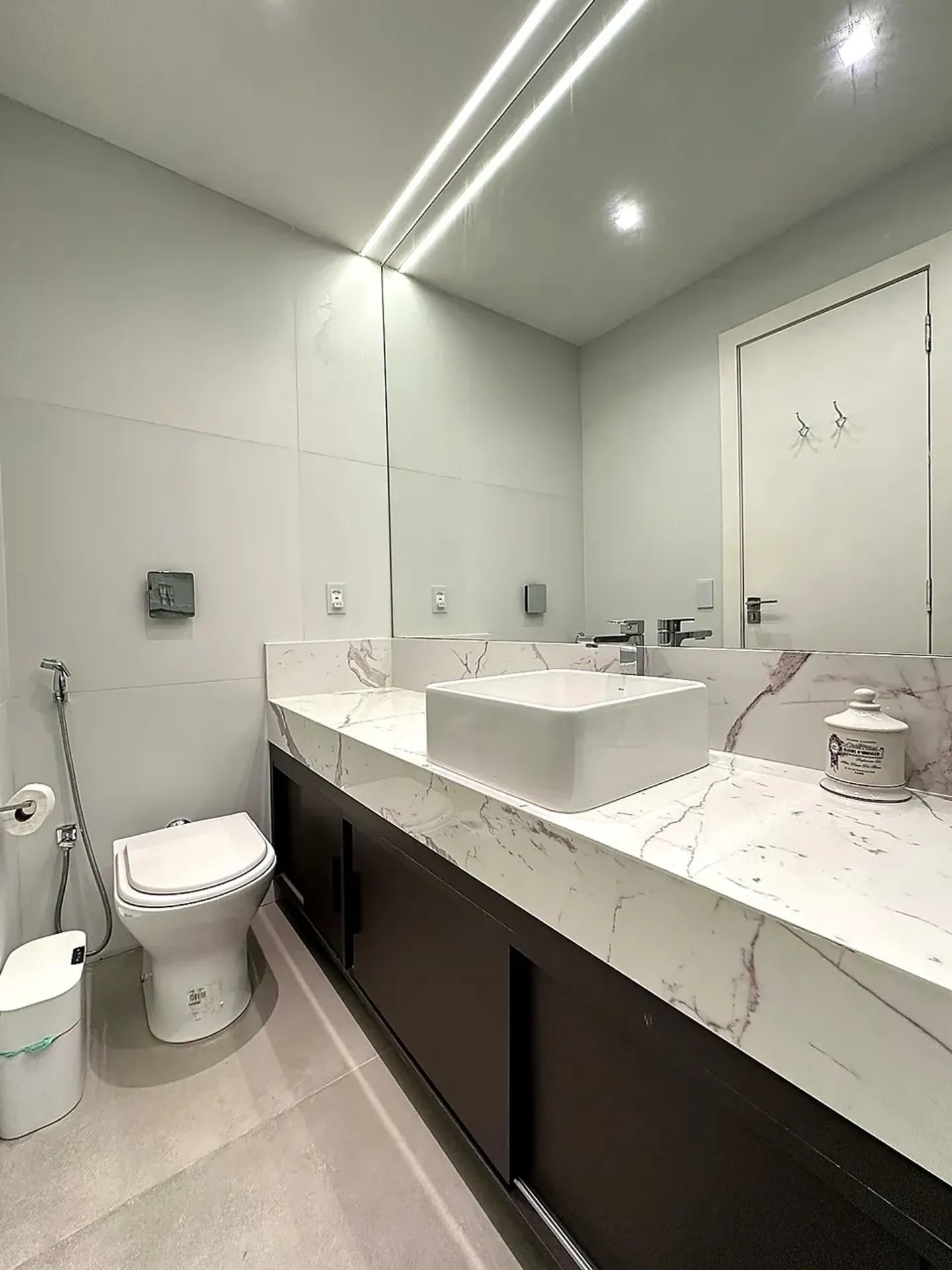 Apartamento mobiliado com 3 quartos e 3 banheiros — photo 22