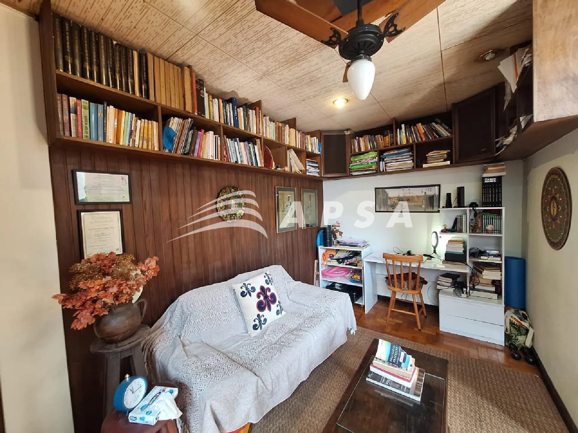 Furnished 210 m² apartment with 3 bedrooms and suite — photo 10