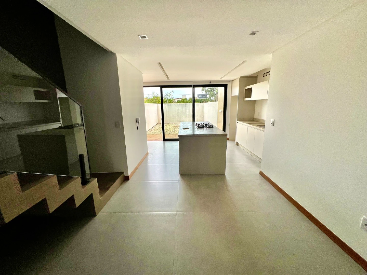 3 quartos e churrasqueira privativa: casa de 145 m²