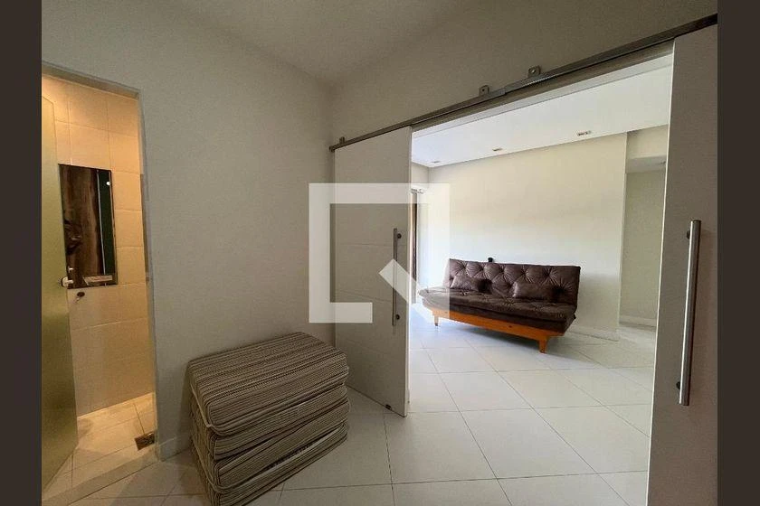 2-bedroom apartment in a building with a gym — photo 25