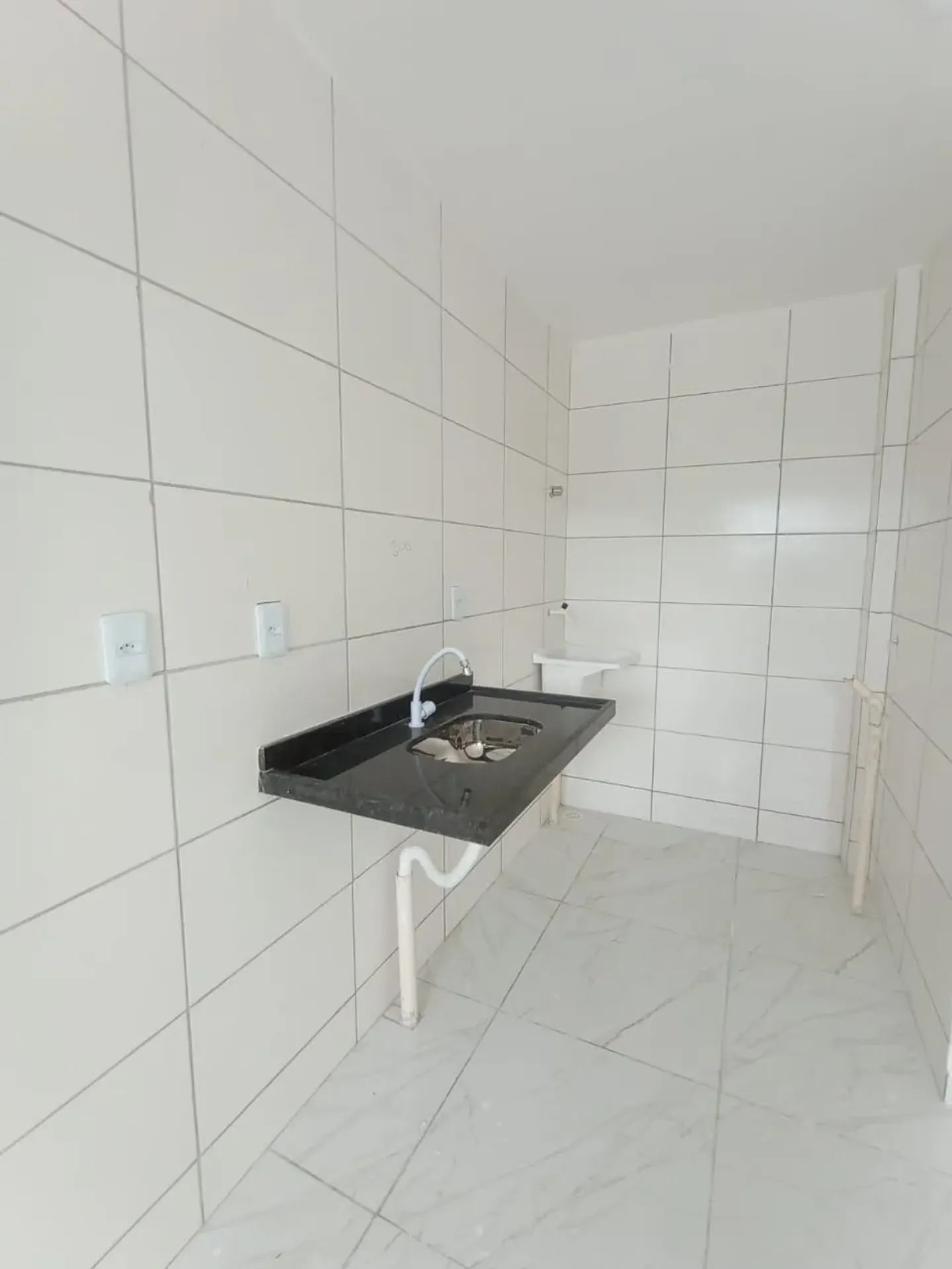 Unfurnished 2-bedroom apartment on the 3rd floor — photo 4