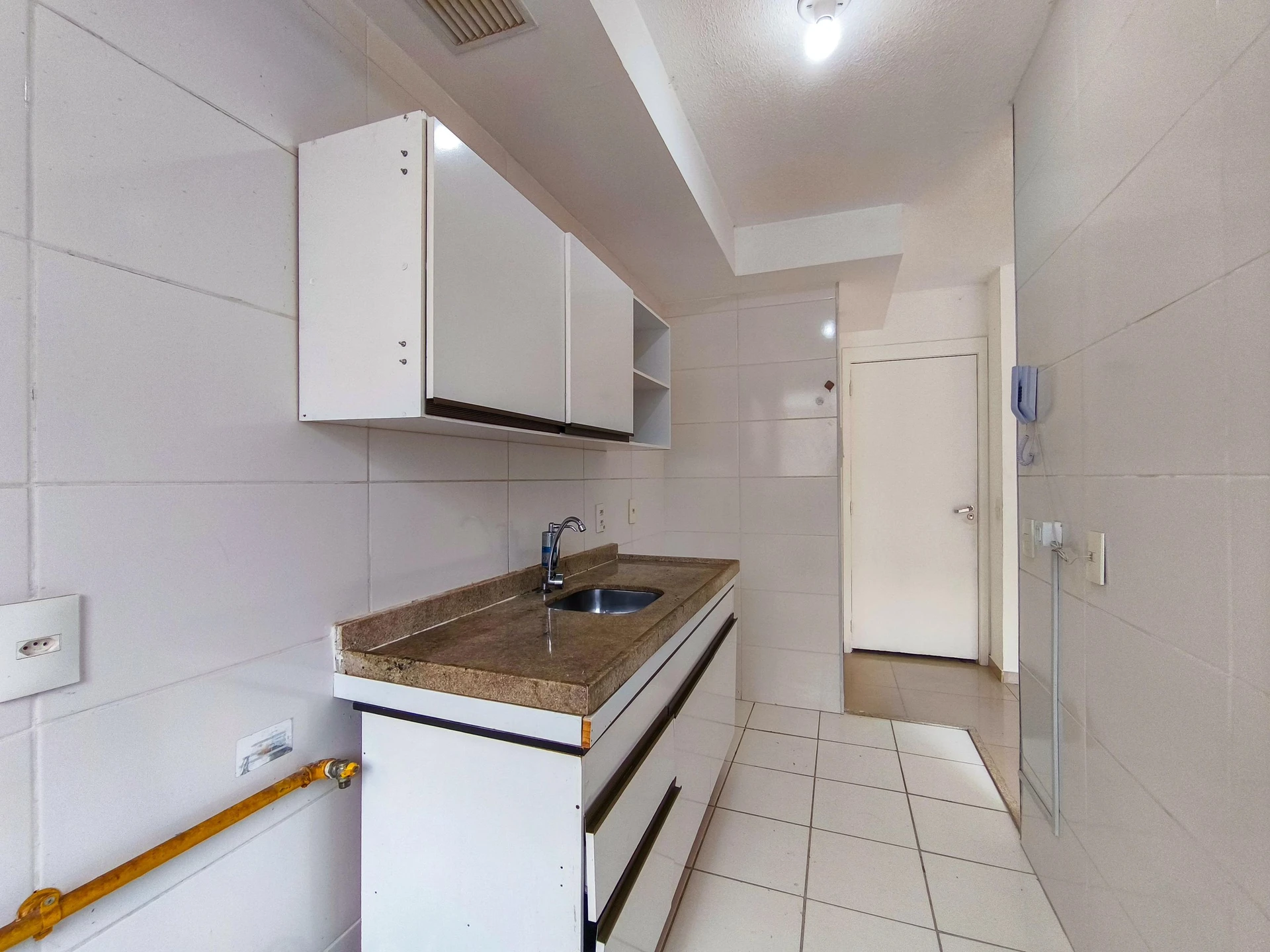 Apartamento de 2 quartos em condomínio com piscina — photo 11