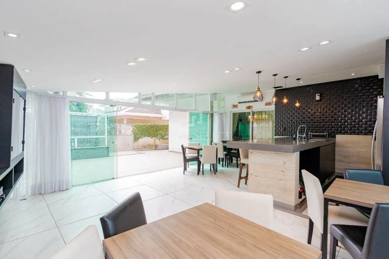 House with 5 bedrooms, 2 en-suites and private garden — photo 28