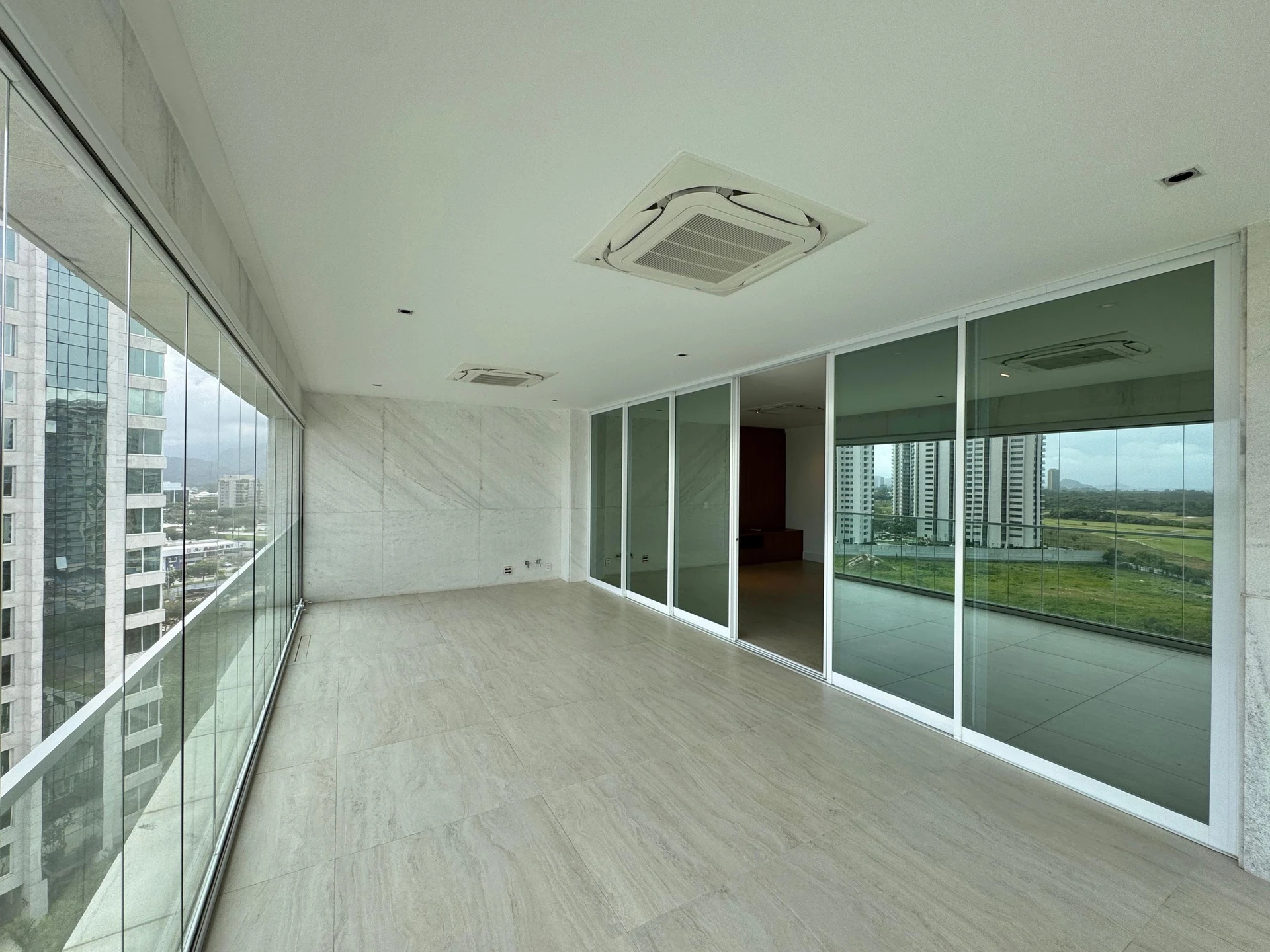 Apartamento mobiliado com 3 suítes e 4 vagas — photo 18