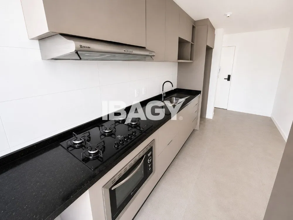 Apartamento com 3 quartos, 3 banheiros e piscina ao ar livre