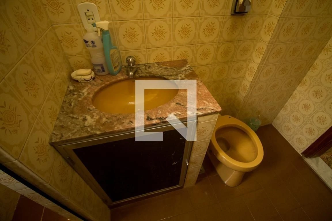 2-bedroom apartment in a building with a pool — photo 2