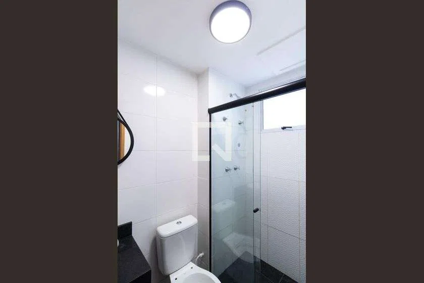 Apartamento de 2 quartos com cozinha separada e 43 m²
