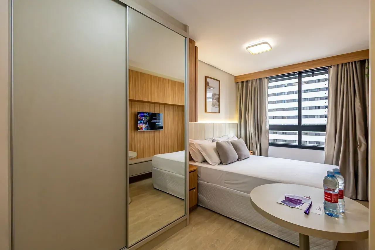 Furnished 1-bedroom apartment with 1 bathroom — photo 25