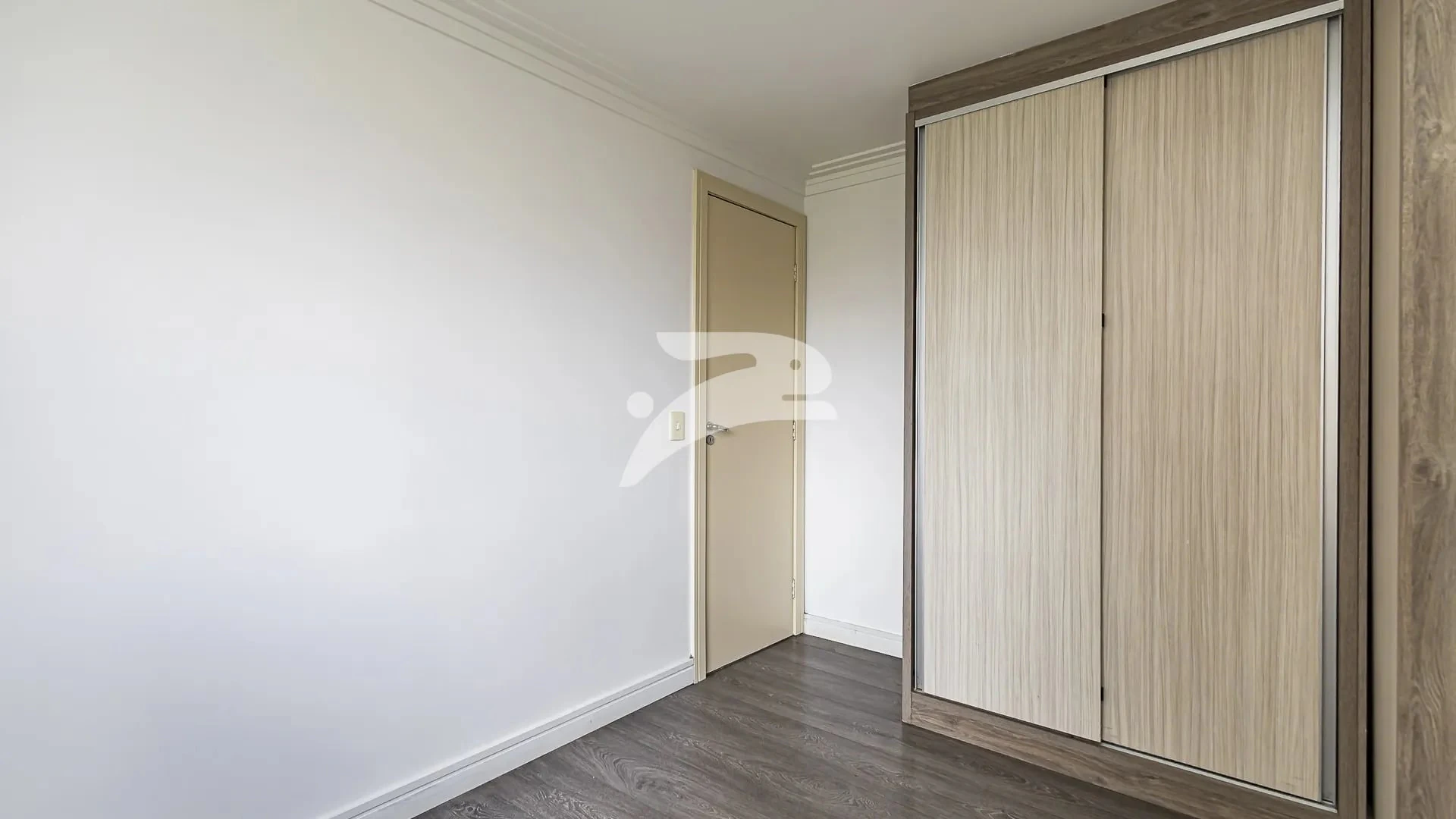Departamento con espacio de home office en Curitiba — photo 16