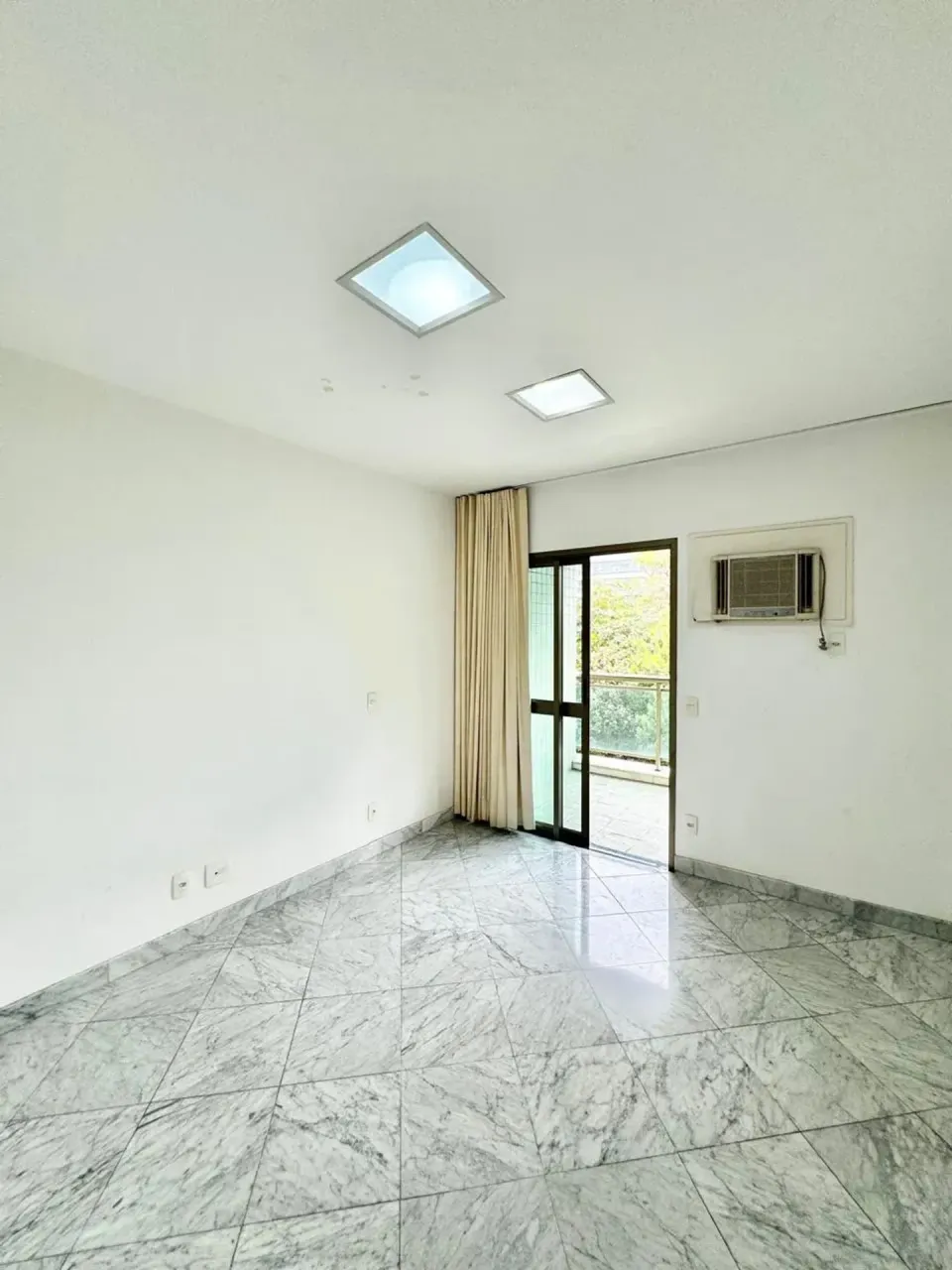 Apartamento mobiliado com 4 quartos e 5 banheiros — photo 10