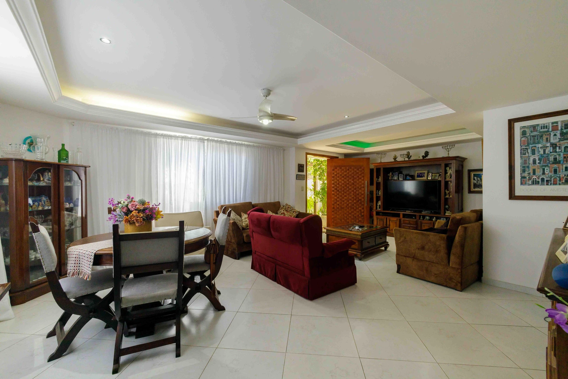 Furnished house with 5 bedrooms and a private BBQ — photo 31