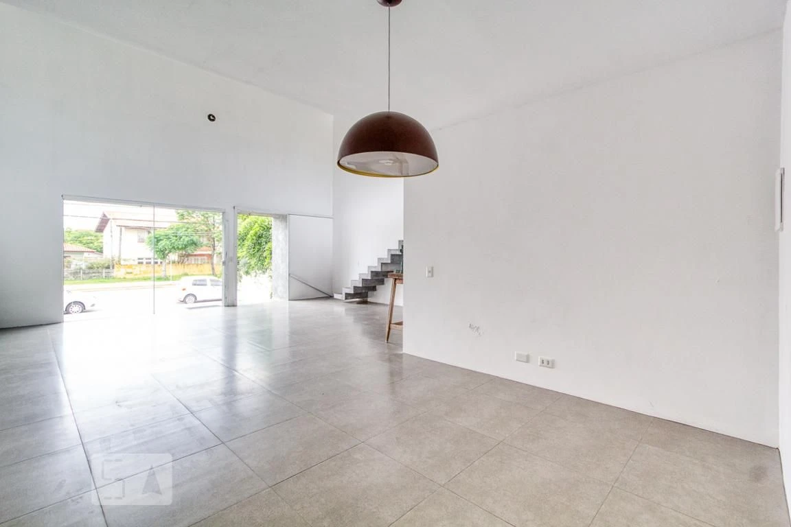 House with 3 bedrooms and 4 bathrooms with a closed kitchen — photo 49