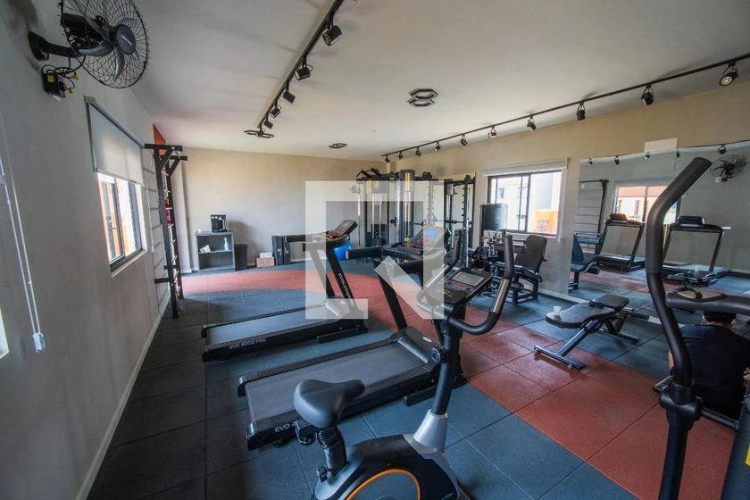2-bedroom apartment in a building with a gym — photo 14