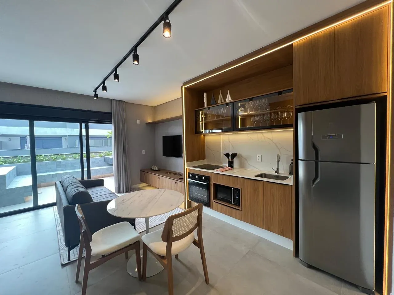 Furnished 61 m² apartment with 1 bedroom and terrace — photo 2